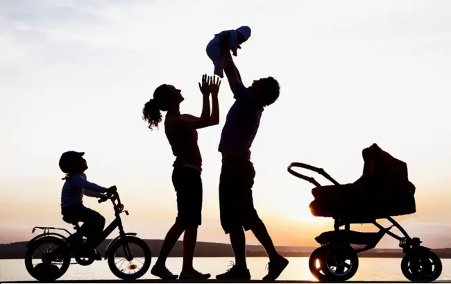 silhouette photo of family of four